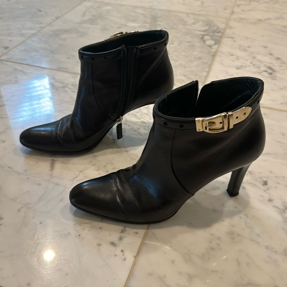 Gucci Ankle Booties size 7B good condition.